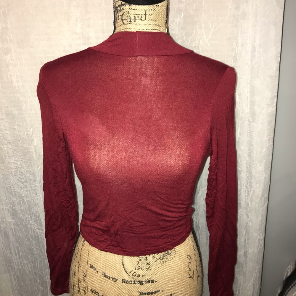 Long sleeve crop top